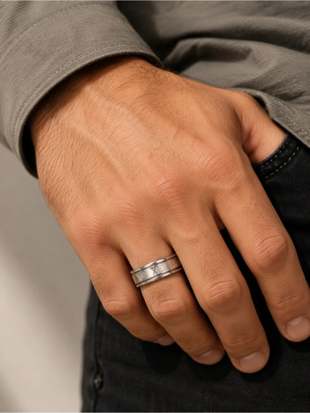 Stainless Steel Roman Numeral Spinner Ring Silver Tone Size 6